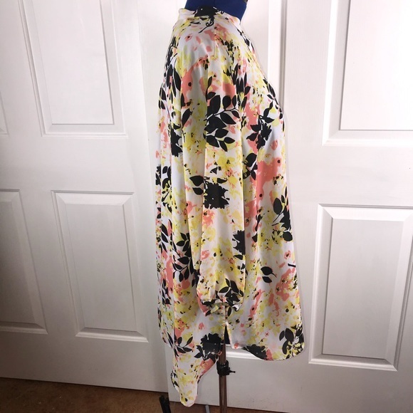 Boutique 1X cream black pink‎ yellow abstract floral print v neck tunic top - Picture 4 of 9